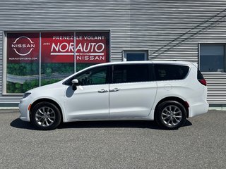 2023 Chrysler Pacifica Touring L AWD in Amos, Quebec - 3 - w320h240px