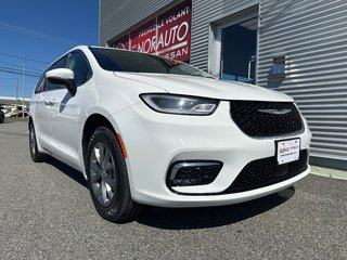 2023 Chrysler Pacifica Touring L AWD in Amos, Quebec - 2 - w320h240px