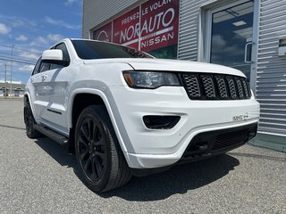 2019 Jeep Grand Cherokee Altitude 4X4 in Amos, Quebec - 2 - w320h240px