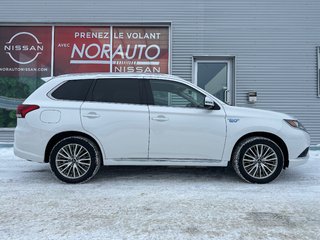 2021 Mitsubishi Outlander PHEV SE AWD in Amos, Quebec - 4 - w320h240px