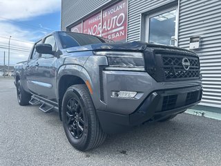 Nissan Frontier SV MIDNIGHT 4X4 2023 à Amos, Québec - 2 - w320h240px