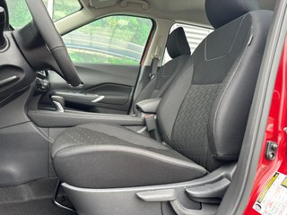 2025 Nissan Kicks Play SV in Amos, Quebec - 6 - w320h240px