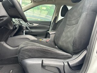 Nissan Rogue S AWD 2015 à Amos, Québec - 6 - w320h240px