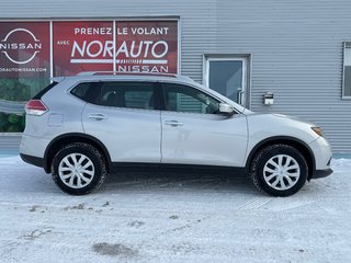 2015 Nissan Rogue S AWD in Amos, Quebec - 4 - w320h240px