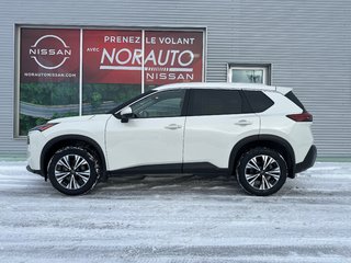 Nissan Rogue SV AWD 2023 à Amos, Québec - 3 - w320h240px