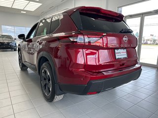 2025 Nissan Rogue SV MOONROOF in Amos, Quebec - 3 - w320h240px