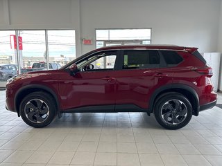 2025 Nissan Rogue SV MOONROOF in Amos, Quebec - 2 - w320h240px