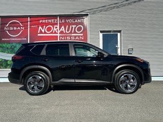Nissan Rogue SV AWD 2025 à Amos, Québec - 4 - w320h240px