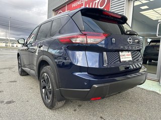 Nissan Rogue SV Moonroof 2026 à Amos, Québec - 3 - w320h240px