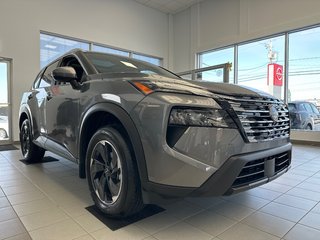 2026 Nissan Rogue SV Moonroof in Amos, Quebec - 2 - w320h240px
