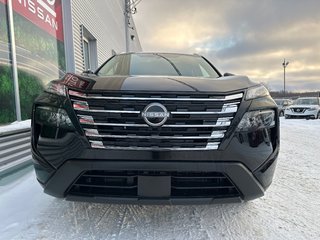 Nissan Rogue SV Moonroof 2026 à Amos, Québec - 3 - w320h240px