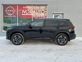 Nissan Rogue SV Moonroof 2026 à Amos, Québec - 2 - w320h240px
