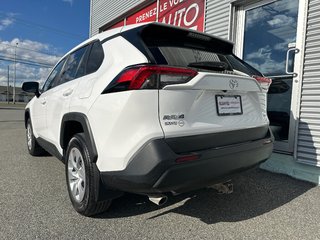Toyota RAV4 LE AWD 2024 à Amos, Québec - 5 - w320h240px
