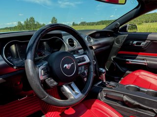 2020 Ford Mustang Ecoboost in Mont-Laurier, Quebec - 4 - w320h240px
