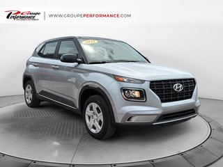 Hyundai Venue Essential 2021 à Mont-Laurier, Québec - 2 - w320h240px