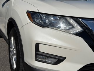 2020 Nissan Rogue SV in Notre-Dame-des-Prairies, Quebec - 6 - w320h240px