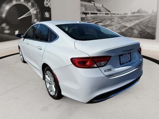 2015 Chrysler 200 in Quebec, Quebec - 7 - w320h240px