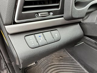 2017 Hyundai Elantra in Quebec, Quebec - 12 - w320h240px