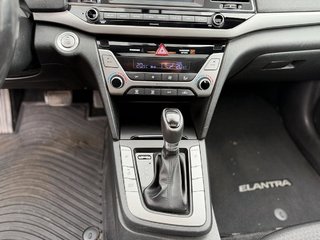 2017 Hyundai Elantra in Quebec, Quebec - 16 - w320h240px