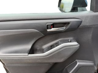2022 Toyota Highlander in Quebec, Quebec - 9 - w320h240px