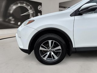 Toyota RAV4  2017 à Québec, Québec - 8 - w320h240px