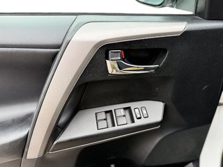 Toyota RAV4  2017 à Québec, Québec - 9 - w320h240px