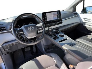 2021 Toyota Sienna in Quebec, Quebec - 12 - w320h240px