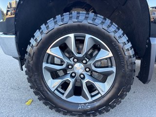 2023 Chevrolet Silverado 1500 4WD Crew Cab in Charlemagne, Quebec - 6 - w320h240px