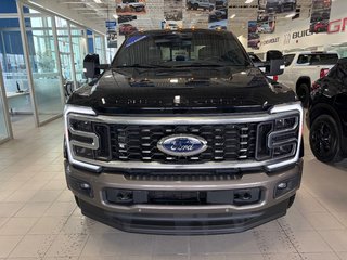 Ford Super Duty F-450 DRW  2023 à Charlemagne, Québec - 2 - w320h240px