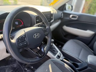 2023 Hyundai Venue ULTIMATE,CAMÉRA DE RECUL,BANC CHAUFFANT in Charlemagne, Quebec - 4 - w320h240px