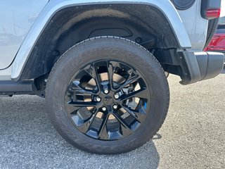 2023 Jeep Wrangler in Charlemagne, Quebec - 6 - w320h240px