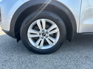 Kia Sportage AWD LX 2017 à Charlemagne, Québec - 6 - w320h240px