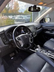 2018 Mitsubishi Outlander PHEV SE, BANC CHAUFFANT, CAMÉRA DE RECUL, TOIT OUVRANT in Charlemagne, Quebec - 4 - w320h240px