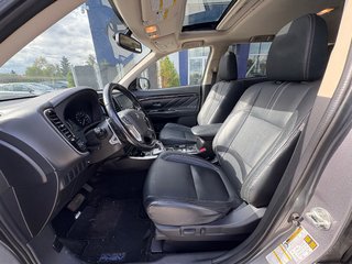 2018 Mitsubishi Outlander PHEV SE, BANC CHAUFFANT, CAMÉRA DE RECUL, TOIT OUVRANT in Charlemagne, Quebec - 5 - w320h240px
