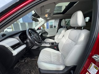2023 Mitsubishi Outlander PHEV SEL, CAMÉRA DE RECUL, BANC CHAUFFANT in Charlemagne, Quebec - 5 - w320h240px
