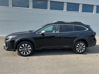 2025  Outback Premier XT in Charlemagne, Quebec - 2 - w320h240px