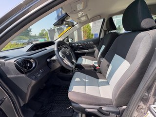2017 Toyota Prius C TECHNOLOGY, CAMÉRA DE RECUL, BANC CHAUFFANT in Charlemagne, Quebec - 5 - w320h240px