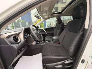 2015 Toyota RAV4 XLE,AWD,CAMÉRA DE RECUL,BANC CHAUFFANT in Saint-Jérôme, Quebec - 5 - w320h240px