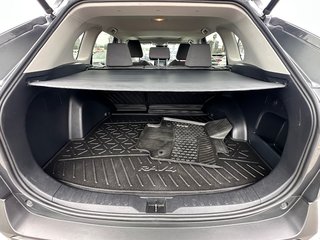 2019 Toyota RAV4 XLE in Charlemagne, Quebec - 6 - w320h240px