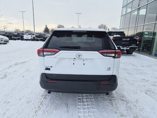Toyota RAV4 LE AWD 2023 à Charlemagne, Québec - 5 - w320h240px