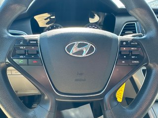 Hyundai Sonata 2.4L GL 2015 à Miramichi, Nouveau-Brunswick - 4 - w320h240px