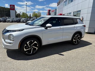 2022 Mitsubishi Outlander LE Premium in Miramichi, New Brunswick - 2 - w320h240px