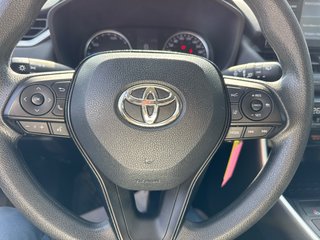 Toyota RAV4 Hybrid LE 2020 à Miramichi, Nouveau-Brunswick - 4 - w320h240px