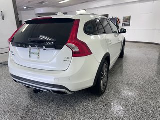 Volvo V60 Cross Country T5 PREMIER 2.5L 20V Inline 5-Cylinder Turbo All Wheel Drive 2016