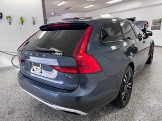 2018 Volvo V90 Cross Country BASE 2.0L I4 Supercharged Turbo All Wheel Drive