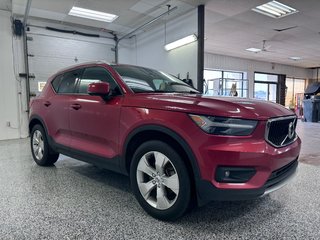 2020 Volvo XC40 MOMENTUM 2.0L Direct-Injected Turbocharged All Wheel Drive