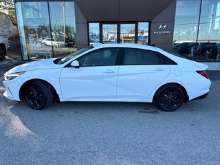 2022 Hyundai Elantra Preferred in Sydney, Nova Scotia - 2 - w320h240px