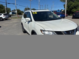 2016 Nissan Rogue in Sydney, Nova Scotia - 2 - w320h240px