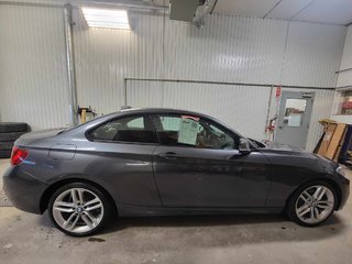 2017  2 Series 230i xDrive,M,GPS,2.0L,Toit Ouvrant,2 Pts in Bécancour (Gentilly Sector), Quebec - 3 - w320h240px