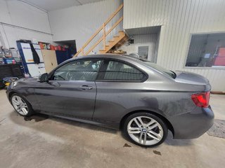 2017  2 Series 230i xDrive,M,GPS,2.0L,Toit Ouvrant,2 Pts in Bécancour (Gentilly Sector), Quebec - 6 - w320h240px